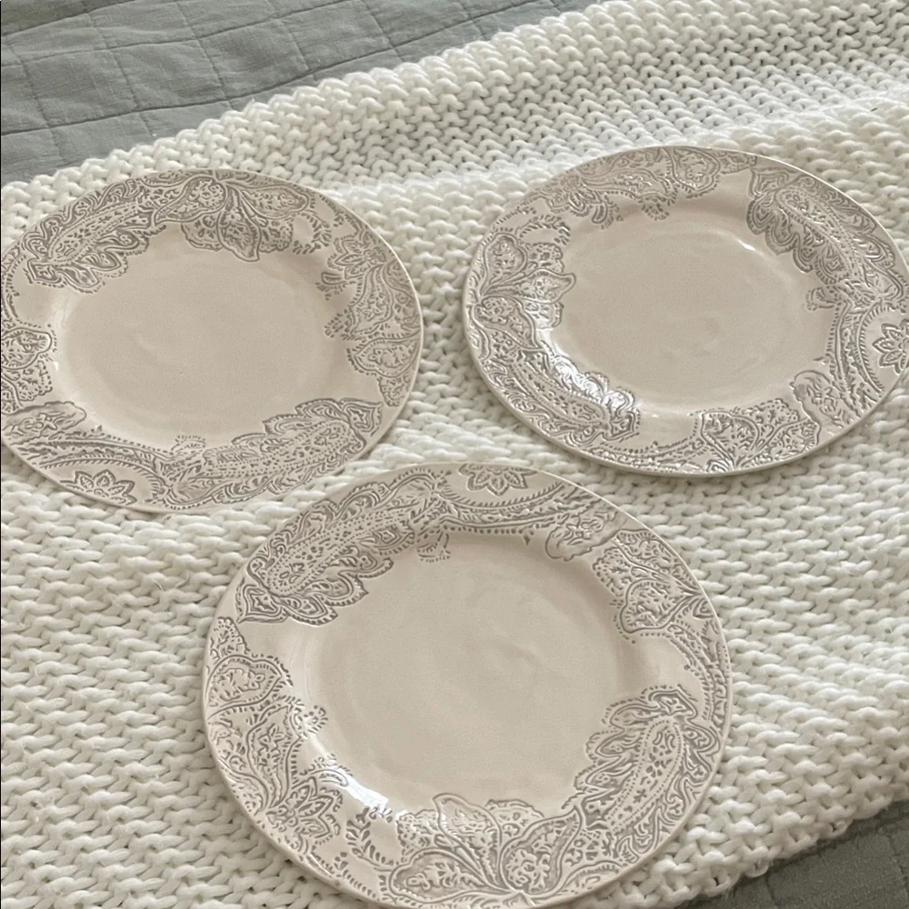 Pottery Barn Scarlett Cream Paisley Ceramic Dinner Plates - Set of 3